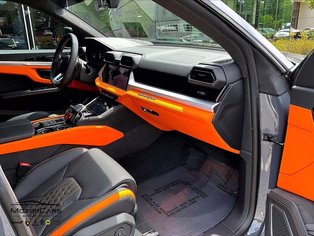 2025 Grigio Telesto Metallic Lamborghini Urus SE AWD SUV