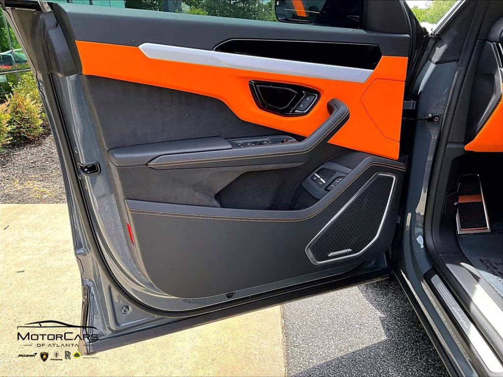 2025 Grigio Telesto Metallic Lamborghini Urus SE AWD SUV
