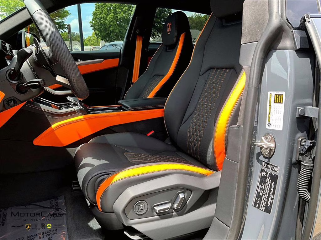 2025 Grigio Telesto Metallic Lamborghini Urus SE AWD SUV