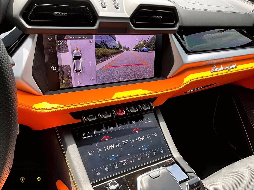 2025 Grigio Telesto Metallic Lamborghini Urus SE AWD SUV