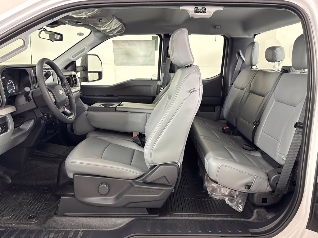 2026 Oxford White Ford Super Duty F-250 SRW XL 4X4 Truck