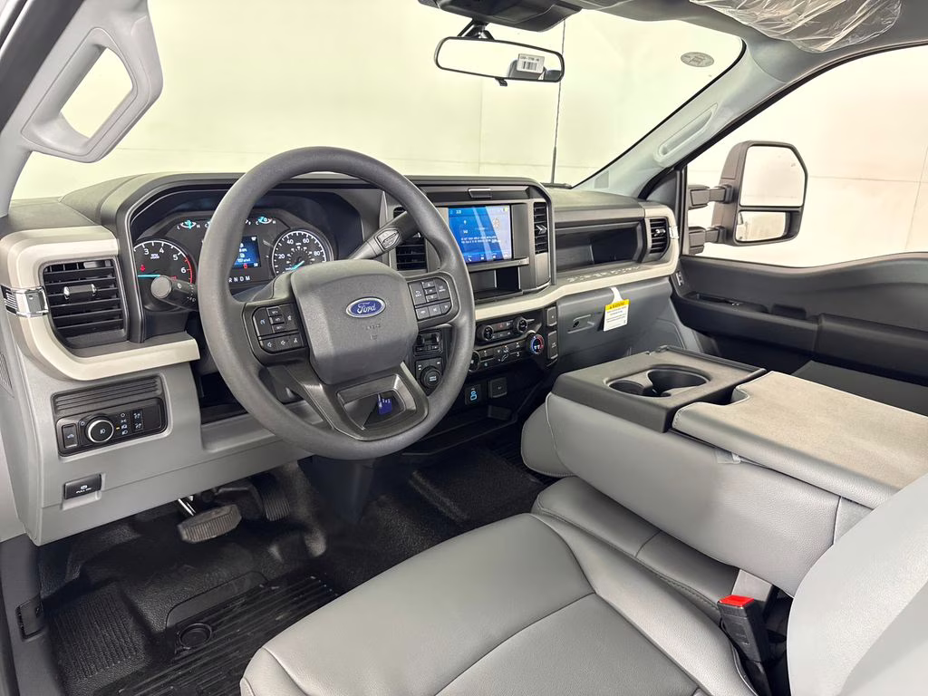 2026 Oxford White Ford Super Duty F-250 SRW XL 4X4 Truck