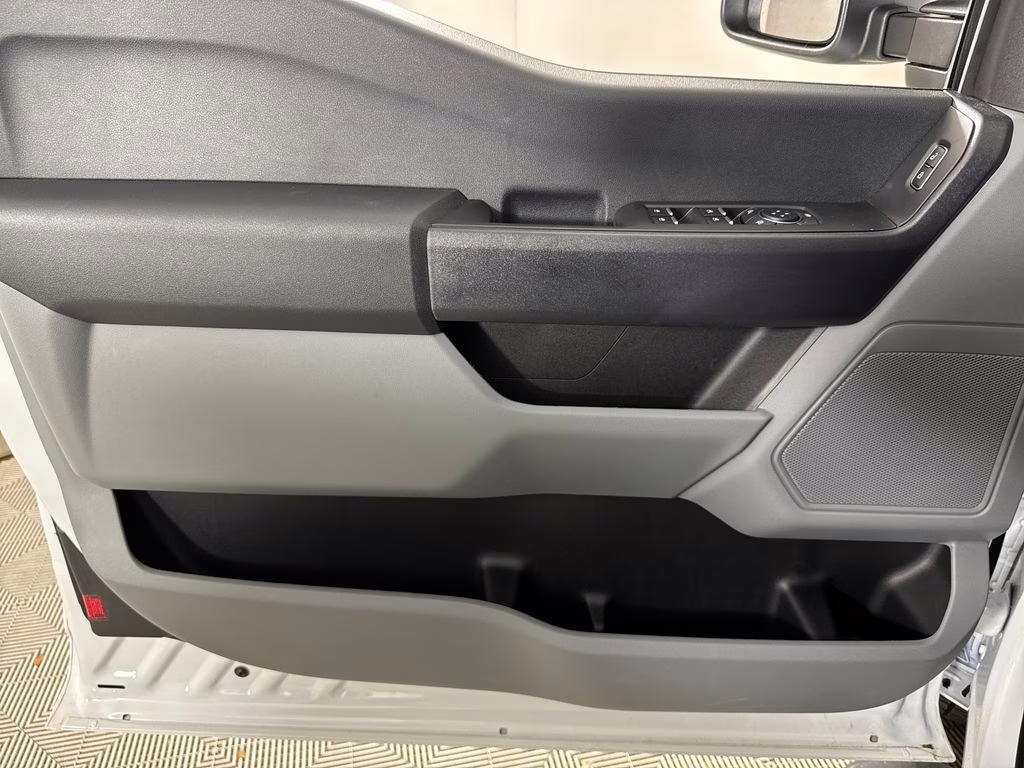 2026 Oxford White Ford Super Duty F-250 SRW XL 4X4 Truck