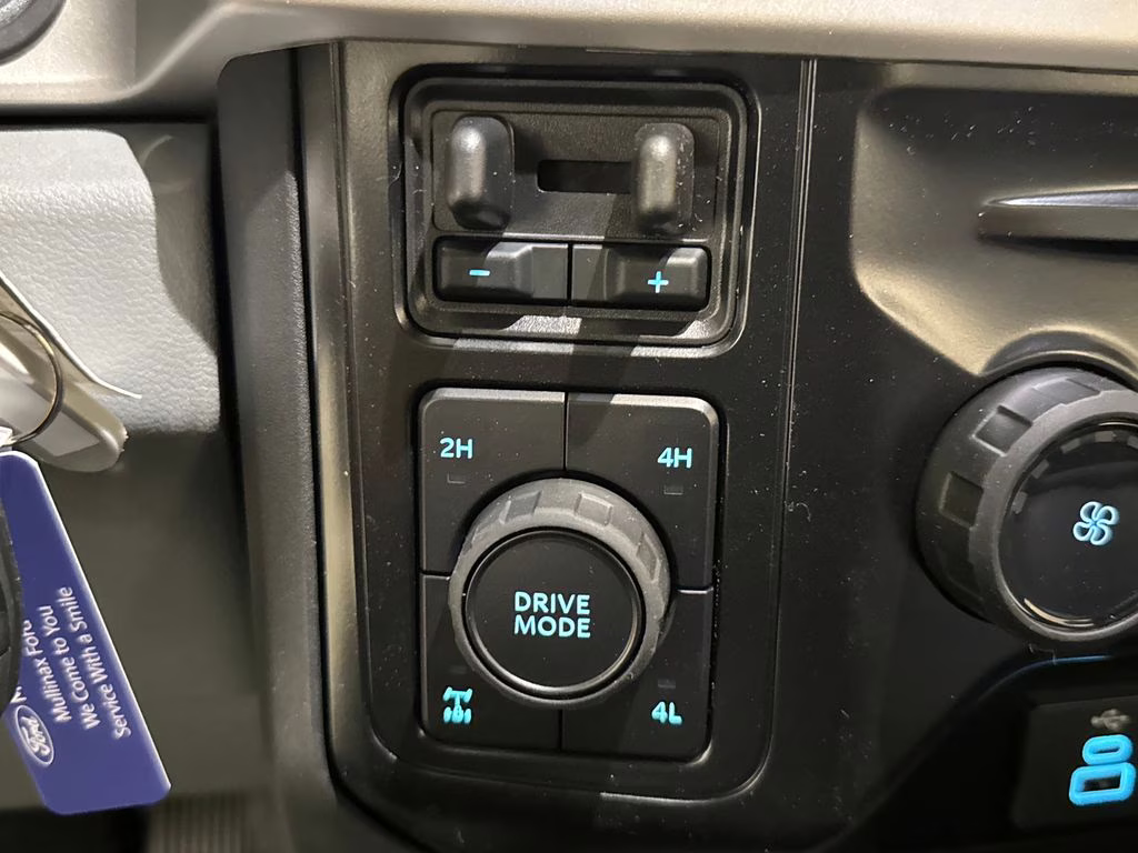 2026 Oxford White Ford Super Duty F-250 SRW XL 4X4 Truck