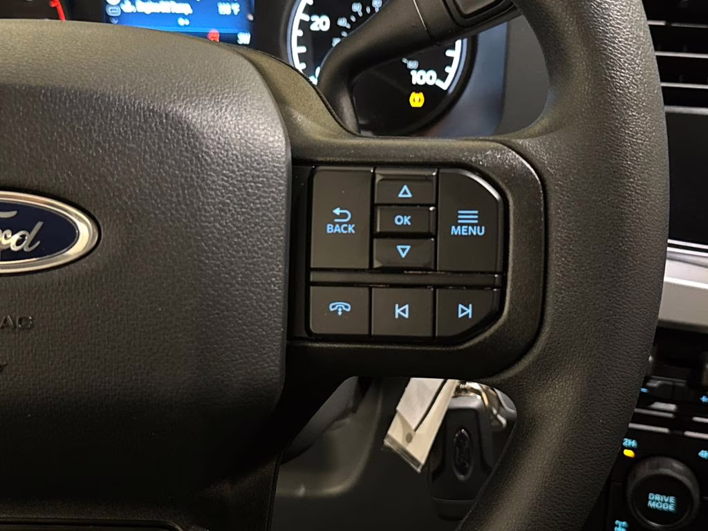 2026 Oxford White Ford Super Duty F-250 SRW XL 4X4 Truck