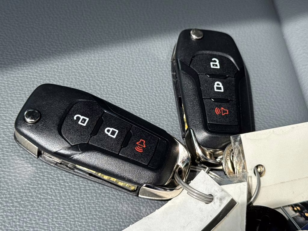 2026 Oxford White Ford Super Duty F-250 SRW XL 4X4 Truck