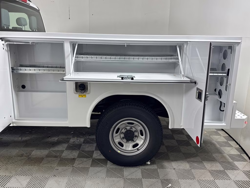 2026 Oxford White Ford Super Duty F-250 SRW XL 4X4 Truck