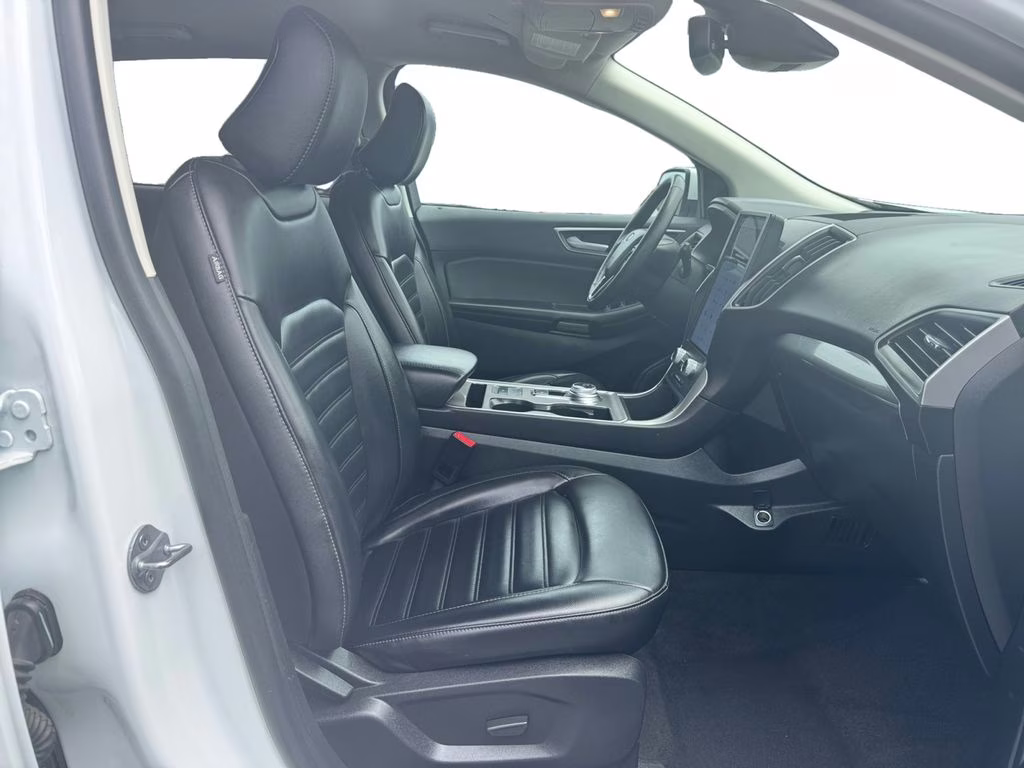 2024 Oxford White Ford Edge SEL AWD SUV