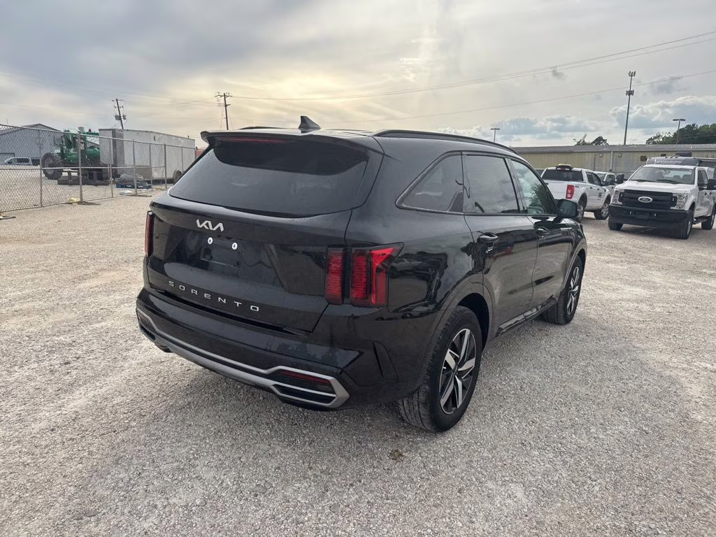 2022 Ebony Black Kia Sorento S FWD SUV