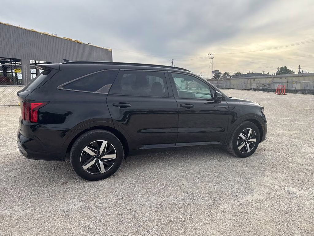 2022 Ebony Black Kia Sorento S FWD SUV