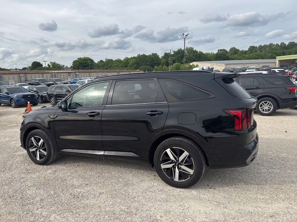 2022 Ebony Black Kia Sorento S FWD SUV
