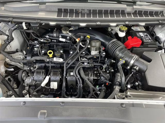 2023 Silver Metallic Ford Edge SEL AWD SUV