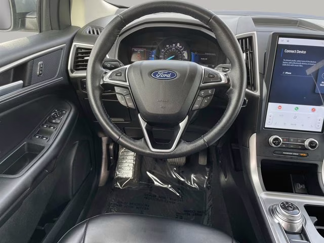 2023 Silver Metallic Ford Edge SEL AWD SUV