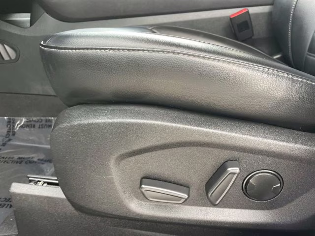 2023 Silver Metallic Ford Edge SEL AWD SUV