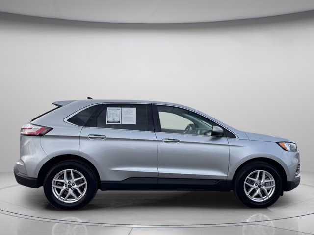 2023 Silver Metallic Ford Edge SEL AWD SUV