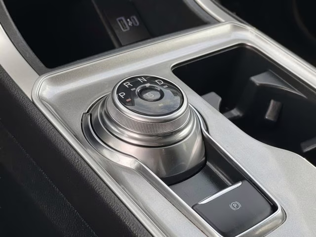 2023 Silver Metallic Ford Edge SEL AWD SUV