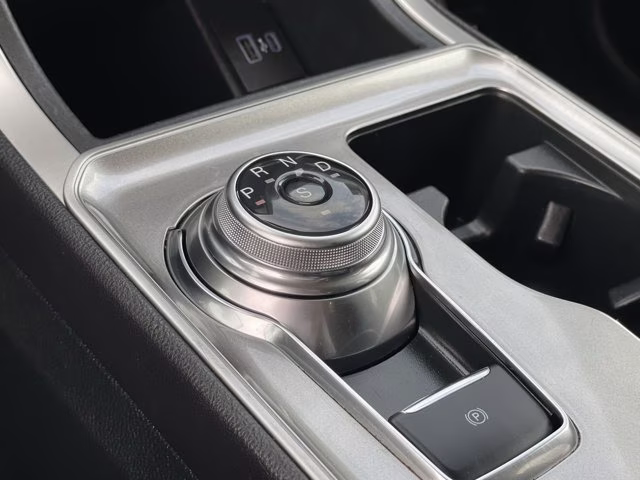 2023 Silver Metallic Ford Edge SEL AWD SUV