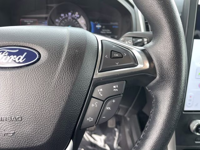 2023 Silver Metallic Ford Edge SEL AWD SUV