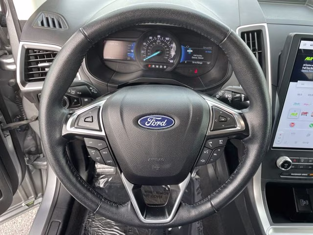 2023 Silver Metallic Ford Edge SEL AWD SUV
