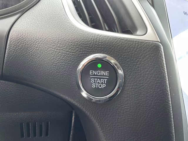 2023 Silver Metallic Ford Edge SEL AWD SUV