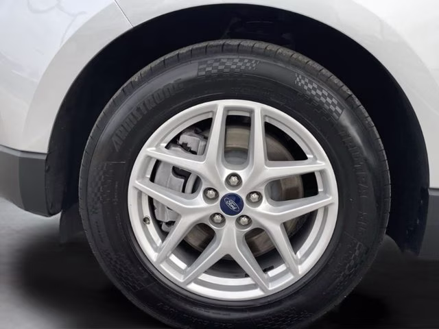 2023 Silver Metallic Ford Edge SEL AWD SUV
