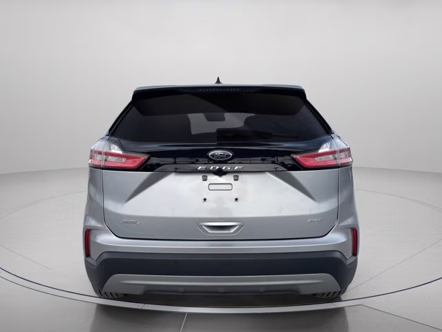 2023 Silver Metallic Ford Edge SEL AWD SUV