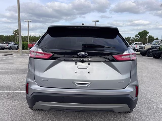 2023 Silver Metallic Ford Edge SEL AWD SUV