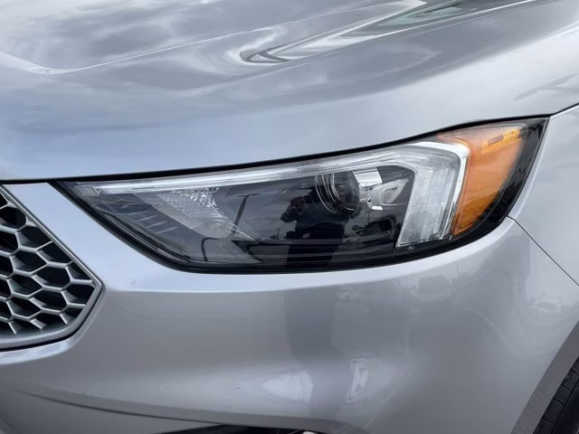 2023 Silver Metallic Ford Edge SEL AWD SUV