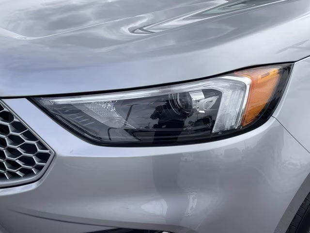 2023 Silver Metallic Ford Edge SEL AWD SUV