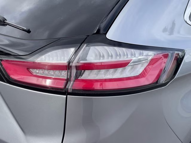 2023 Silver Metallic Ford Edge SEL AWD SUV