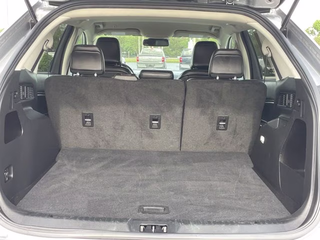 2023 Silver Metallic Ford Edge SEL AWD SUV