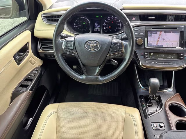 2018 Blizzard Pearl Toyota Avalon Hybrid Limited FWD Sedan