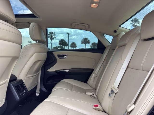 2018 Blizzard Pearl Toyota Avalon Hybrid Limited FWD Sedan
