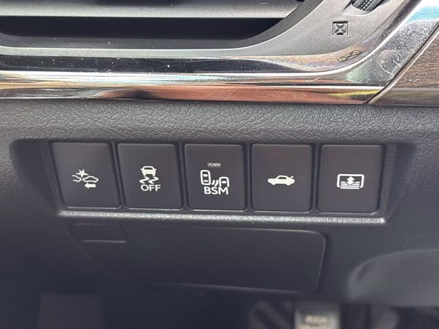 2018 Blizzard Pearl Toyota Avalon Hybrid Limited FWD Sedan