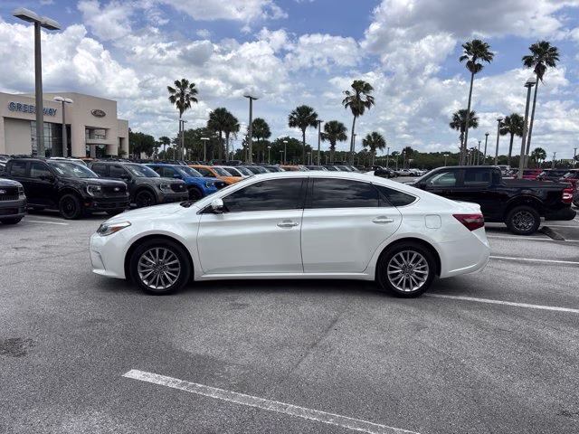 2018 Blizzard Pearl Toyota Avalon Hybrid Limited FWD Sedan