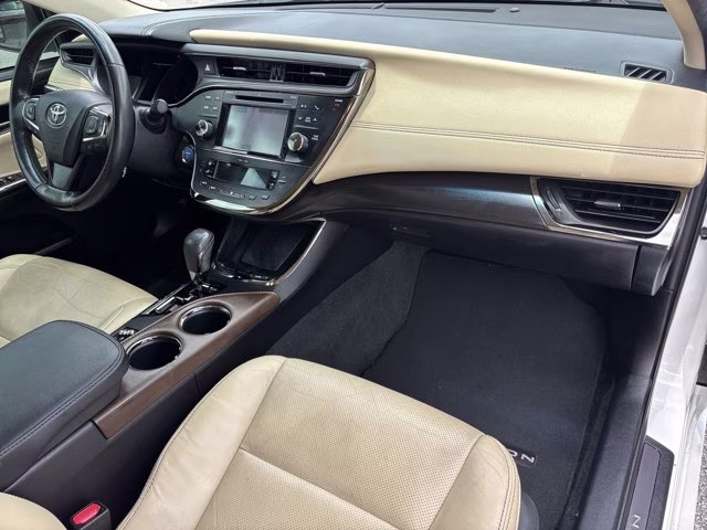 2018 Blizzard Pearl Toyota Avalon Limited FWD Sedan