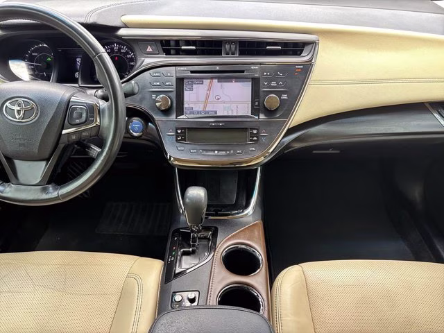 2018 Blizzard Pearl Toyota Avalon Limited FWD Sedan