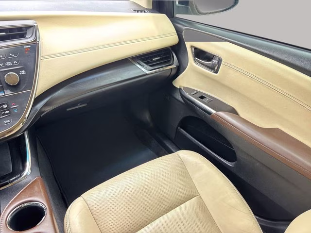 2018 Blizzard Pearl Toyota Avalon Limited FWD Sedan