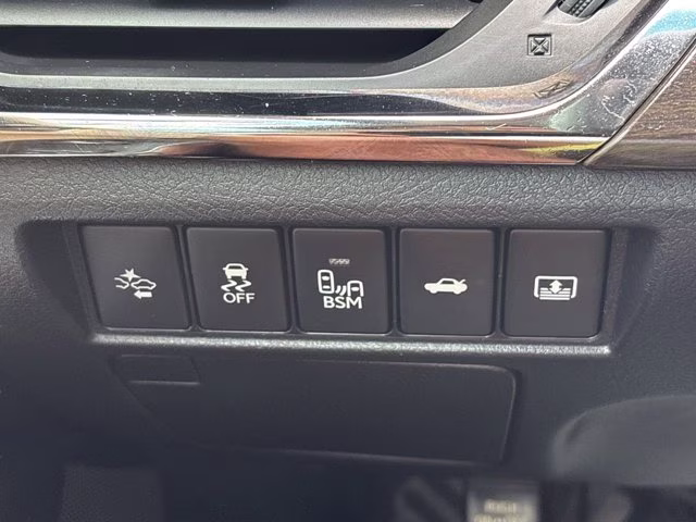 2018 Blizzard Pearl Toyota Avalon Limited FWD Sedan