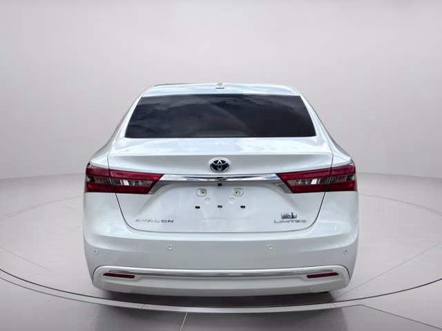 2018 Blizzard Pearl Toyota Avalon Limited FWD Sedan