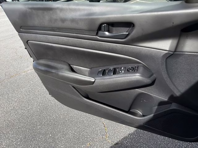 2023 Super Black Clearcoat Nissan Altima 2.5 S FWD Sedan