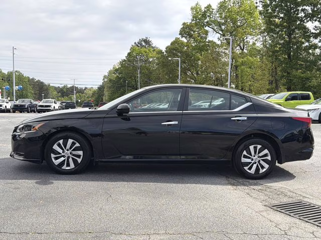 2023 Super Black Clearcoat Nissan Altima 2.5 S FWD Sedan