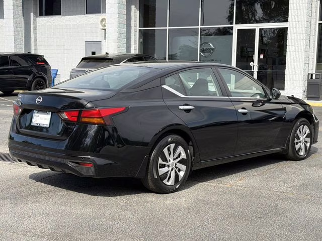 2023 Super Black Clearcoat Nissan Altima 2.5 S FWD Sedan
