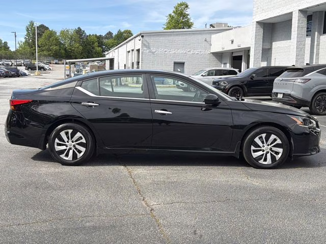 2023 Super Black Clearcoat Nissan Altima 2.5 S FWD Sedan