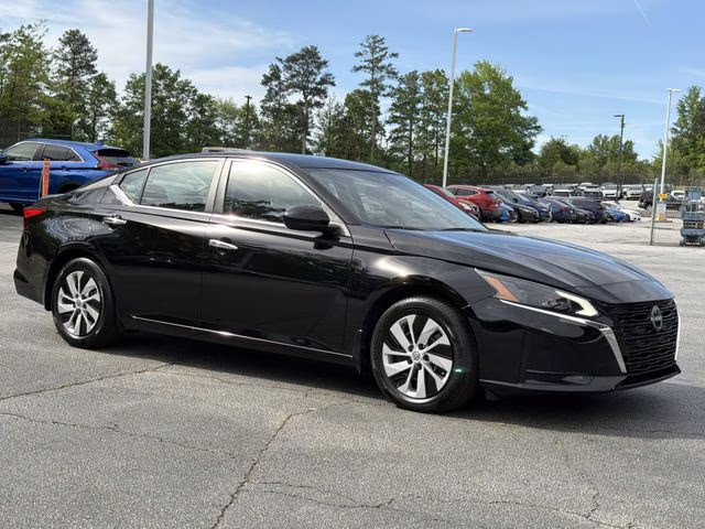 2023 Super Black Clearcoat Nissan Altima 2.5 S FWD Sedan