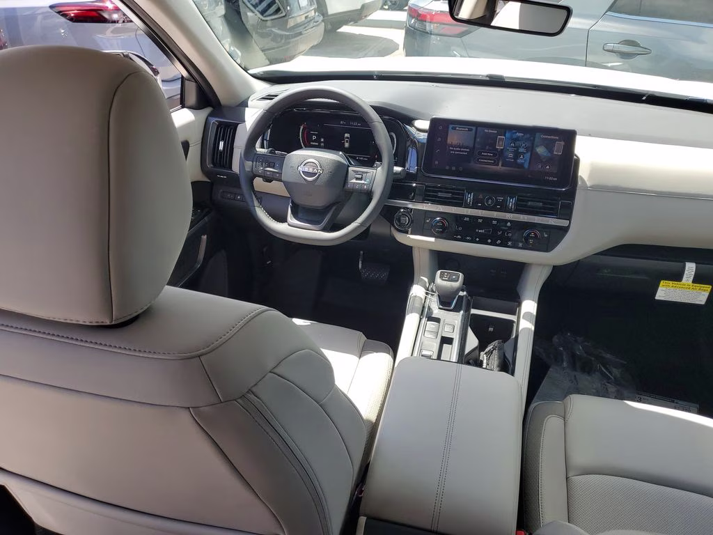 2026 Everest White Pearl Tricoat Nissan Pathfinder SL FWD SUV