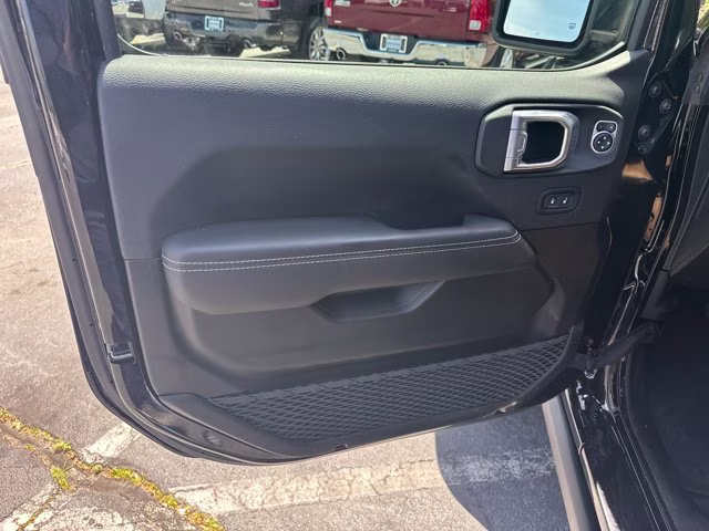 2023 Black Clearcoat Jeep Wrangler Rubicon 4X4 Convertible