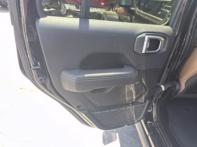 2023 Black Clearcoat Jeep Wrangler Rubicon 4X4 Convertible