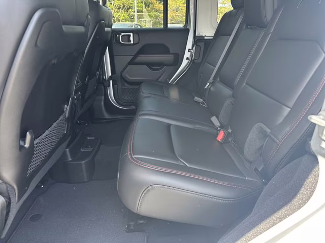 2024 Silver Zynith Clearcoat Jeep Wrangler Rubicon 4X4 Convertible