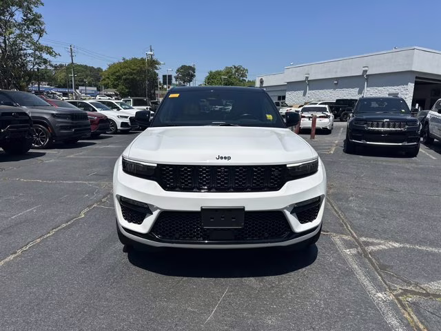 2023 Bright White Clearcoat Jeep Grand Cherokee 4xe Summit 4X4 SUV